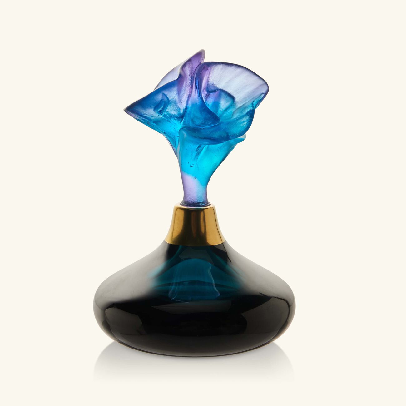 دوم زجاجة العطر آروم روز