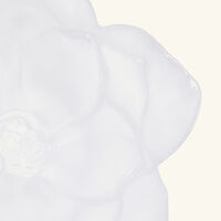 دوم قطعة ديكور كاميليا بيضاء