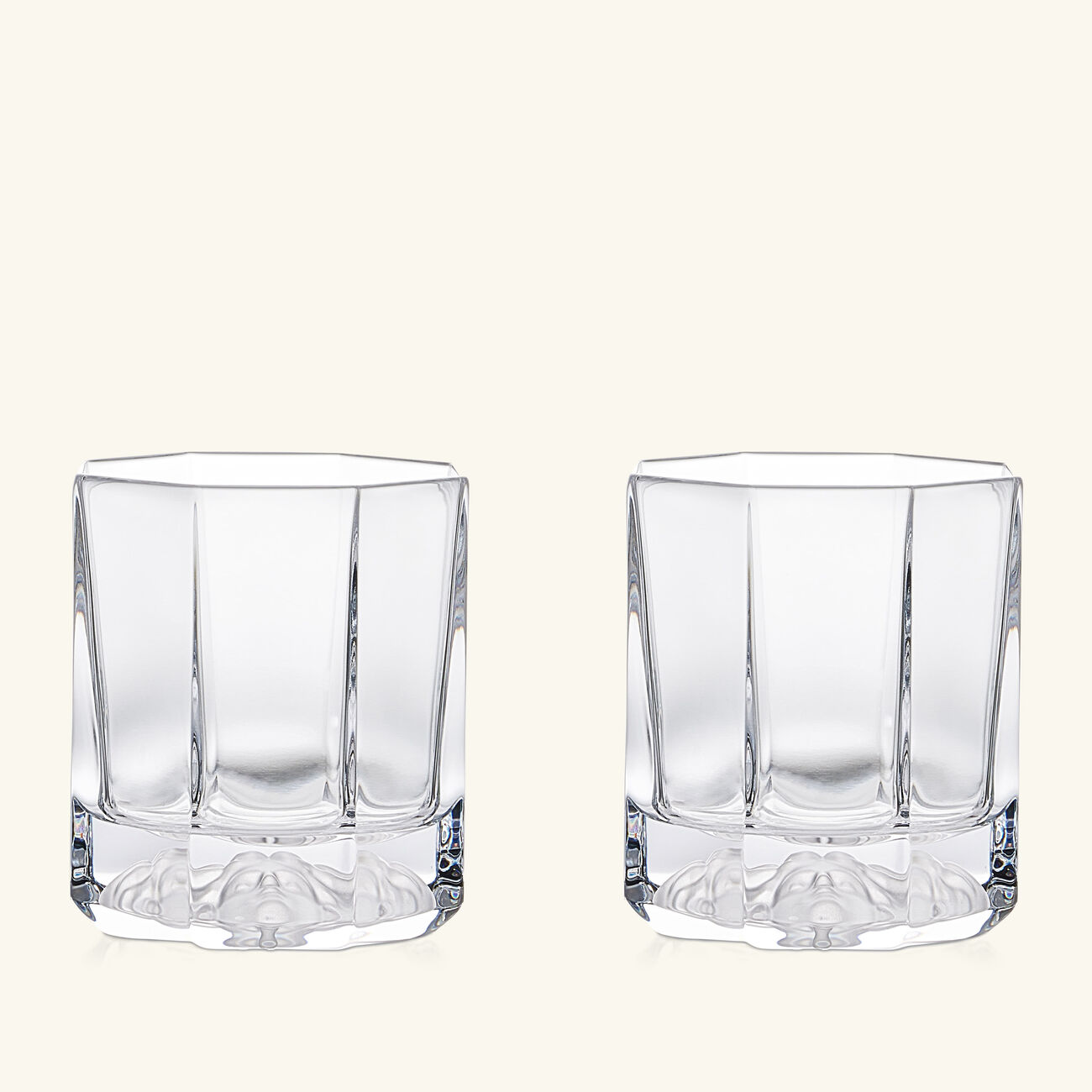 فيرساتشي طقم ميدوزا لوميير مؤلف من كأسين للشرب باللون الشفاف