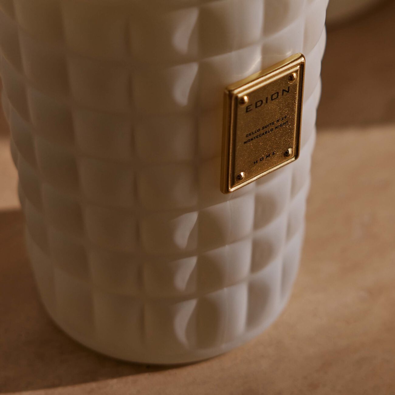 edion cello suite no 29 montecarlo night nero scented candle 500g