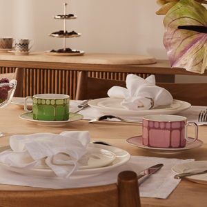 Tea Cups & Saucers